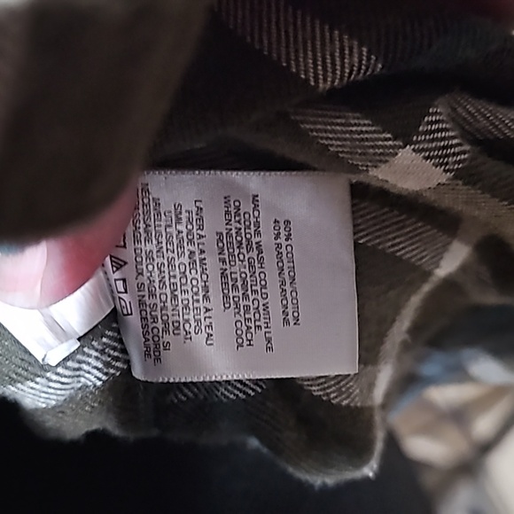 Express Flannel ♥️ - Picture 7 of 7